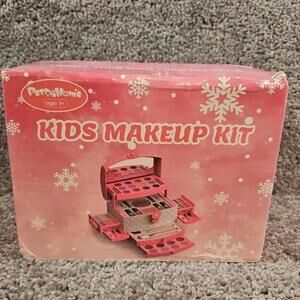 Adorable Girls Makeup Kit 20+ Items With Hard Plastic Pink Carrier. NWB.